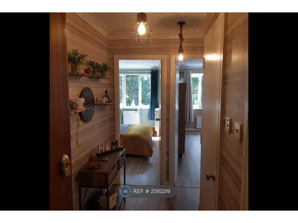 Property photo 1 of 16 Hallway