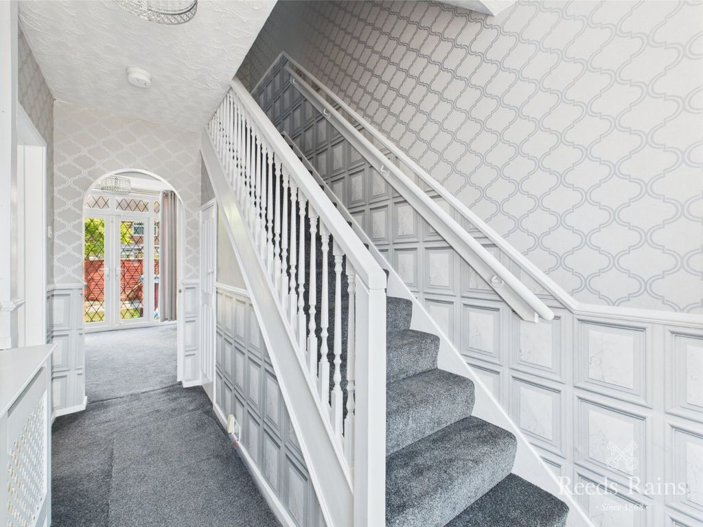 Property photo 2 of 12 Entrance Hallway