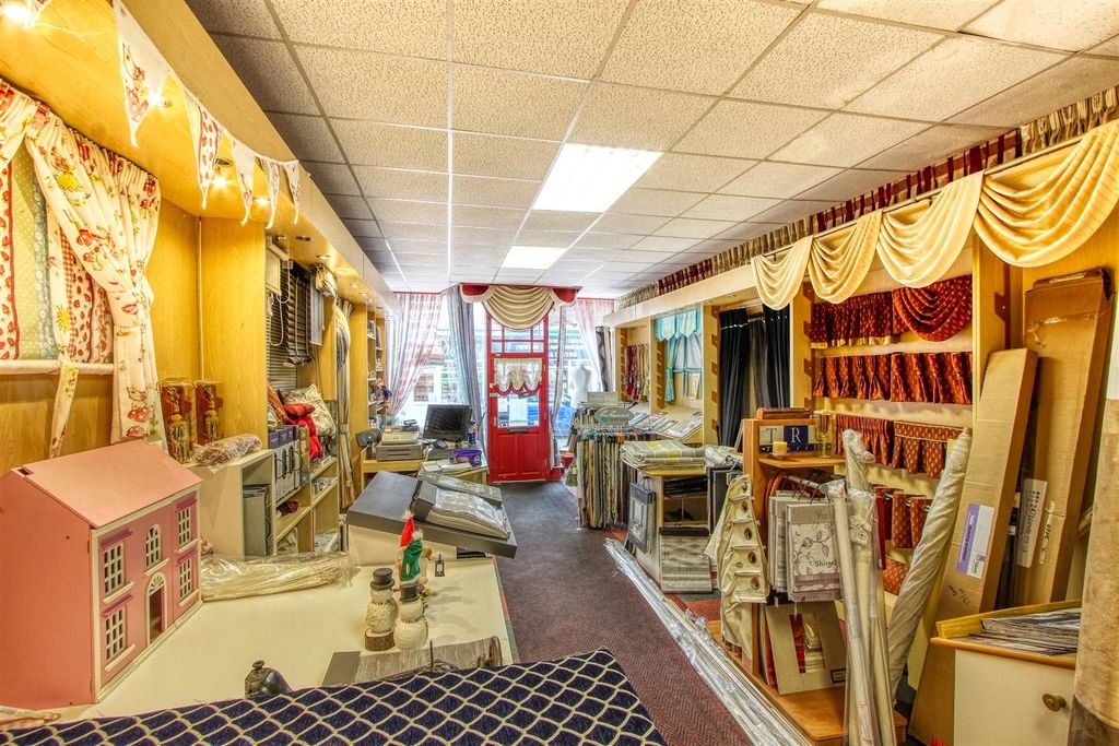Property photo 2 of 14 Shop Area