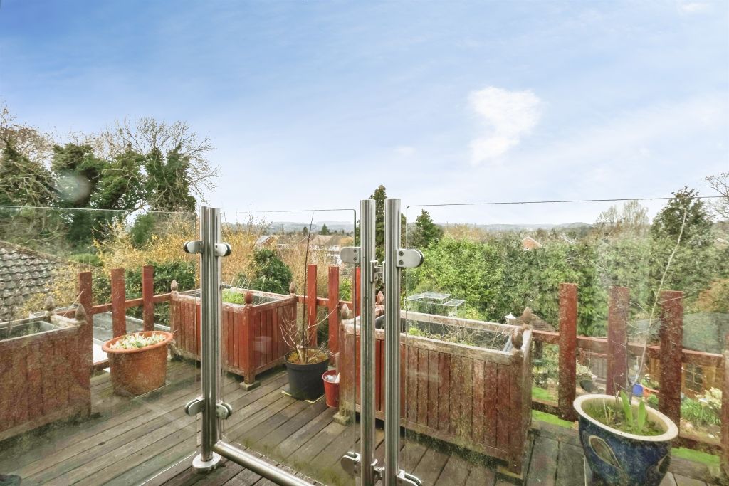 Property photo 3 of 31