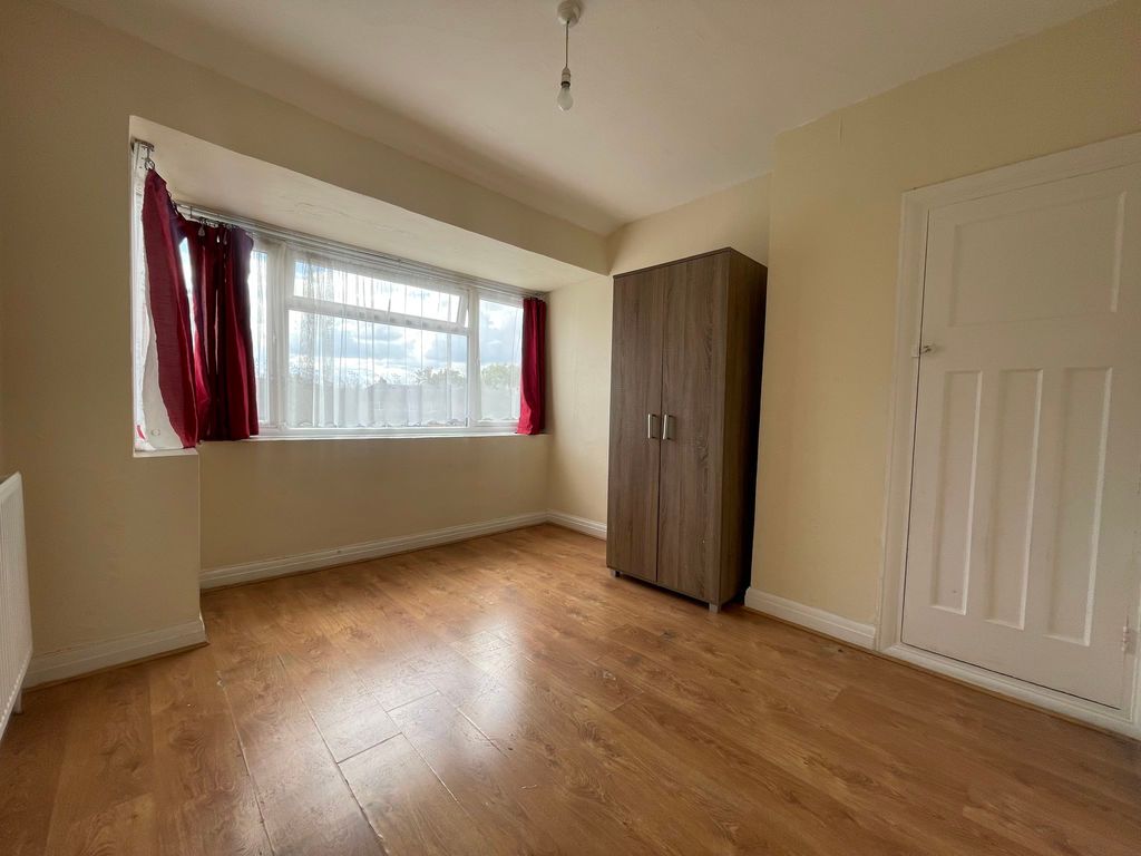 Property photo 3 of 10 Photo 3