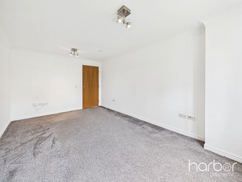 Property photo 3 of 14 5168144