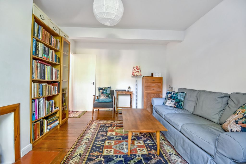 Property photo 3 of 9