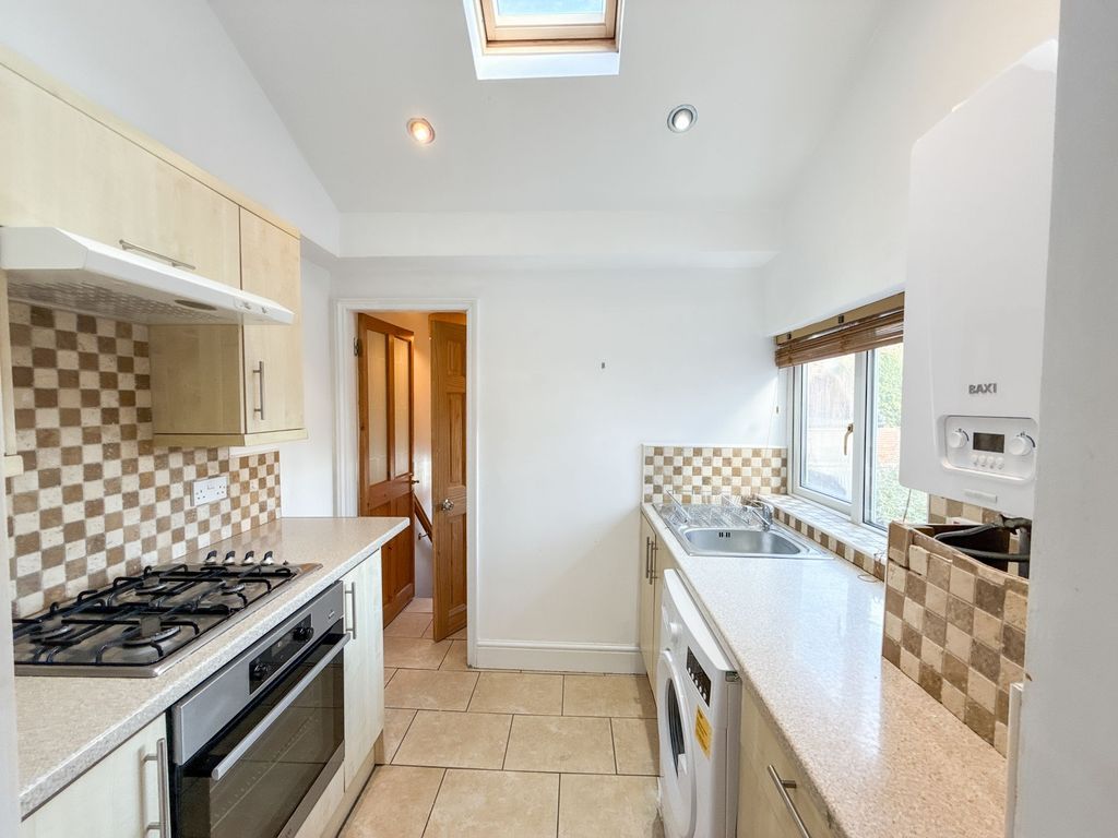 Property photo 3 of 8 Kitchen