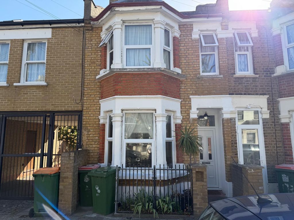 Property photo 2 of 13
