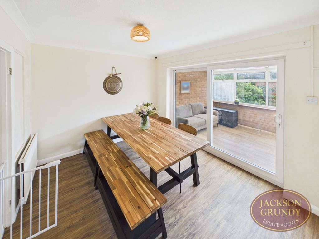 Property photo 3 of 20 Hall Close