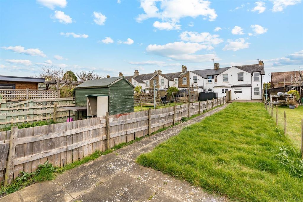 Property photo 3 of 27