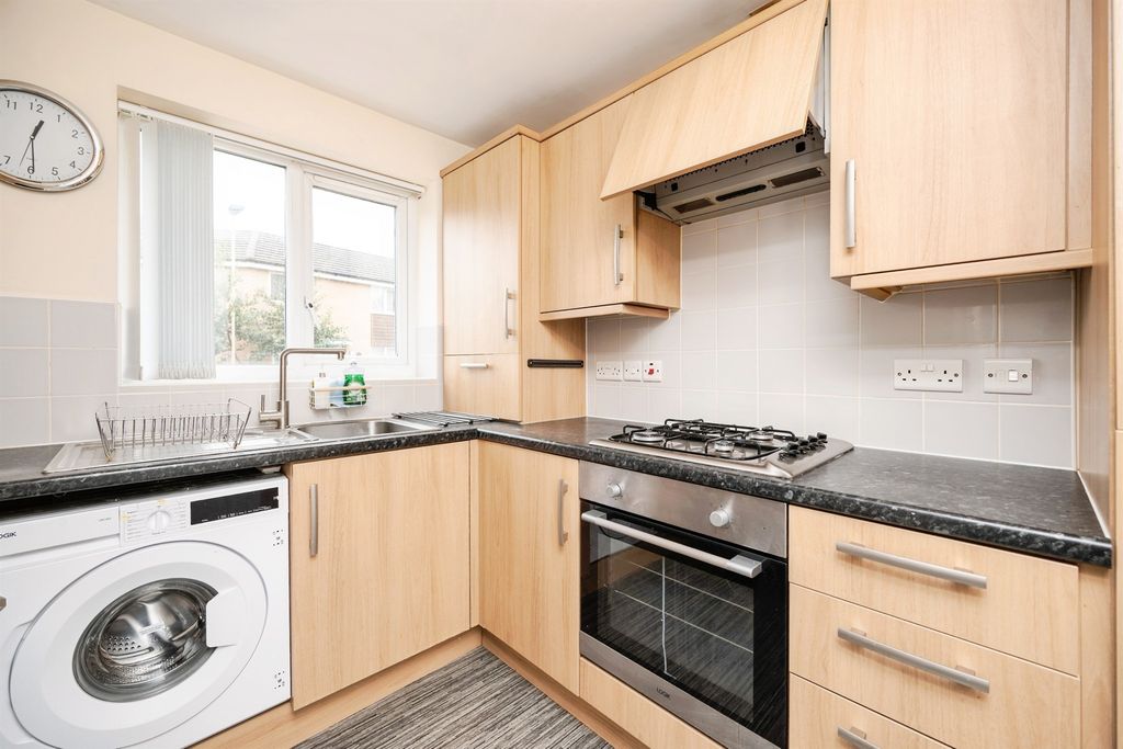 Property photo 3 of 11