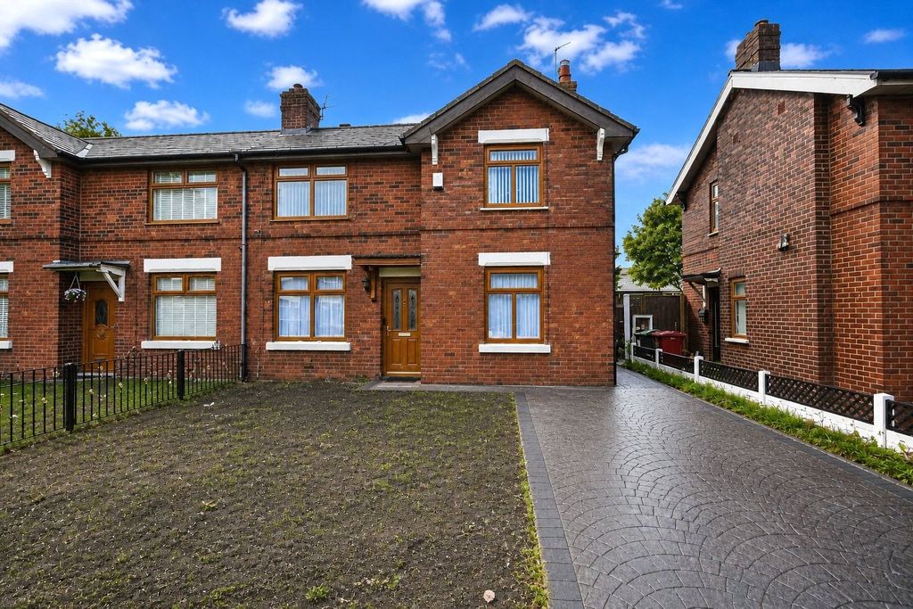 Property photo 1 of 14 External