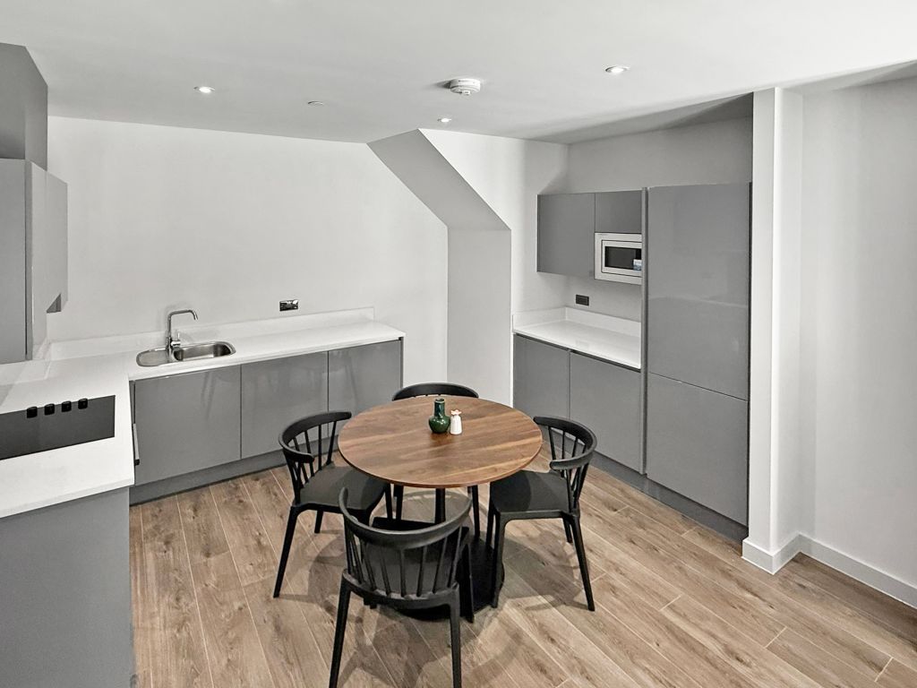 Property photo 2 of 17 Kitchen