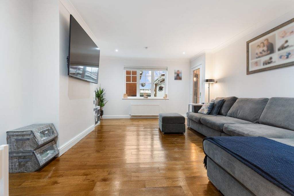 Property photo 2 of 43 Gallery