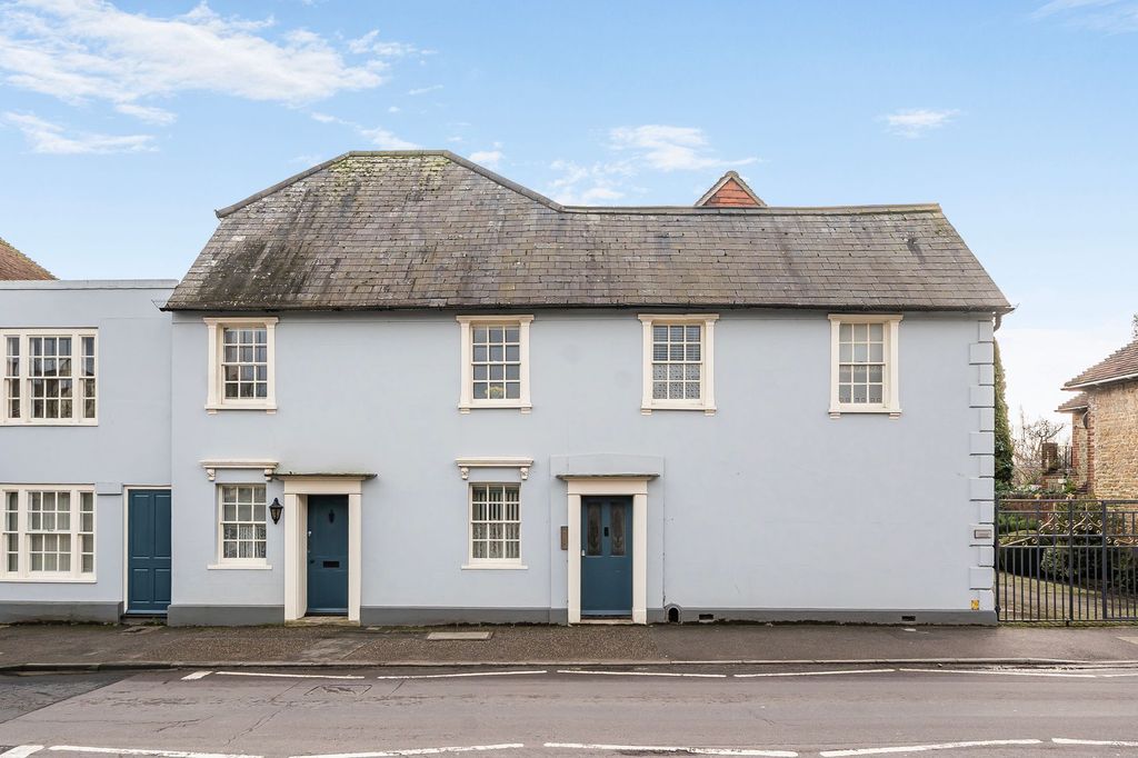 Property photo 1 of 14 Front