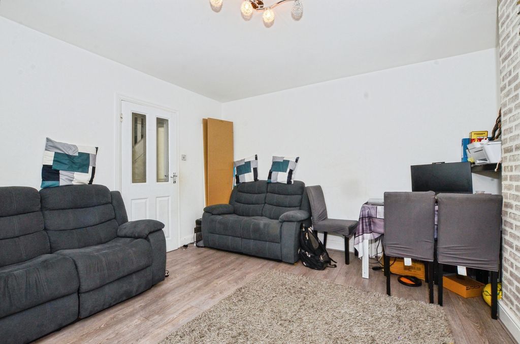 Property photo 3 of 12 Dsc_8555