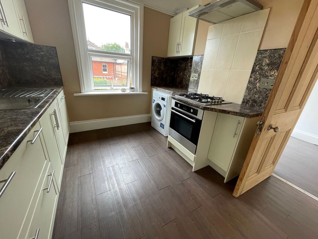 Property photo 3 of 15 Kitchen
