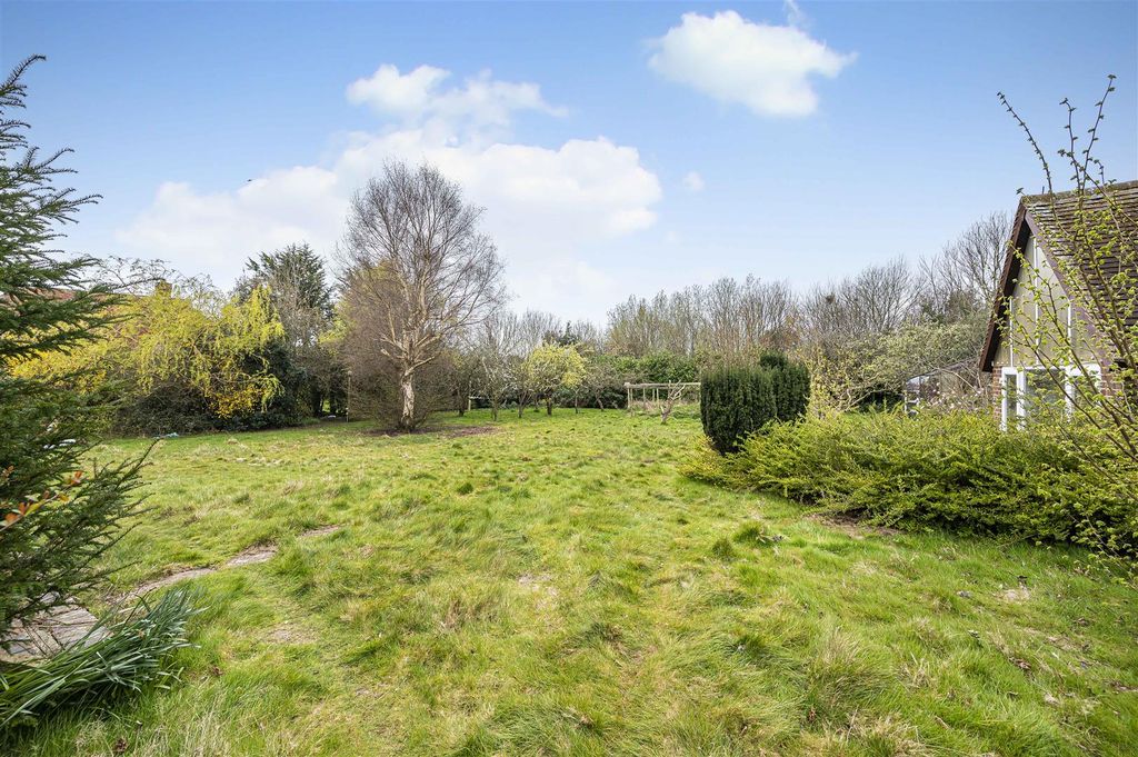 Property photo 3 of 33 Garden