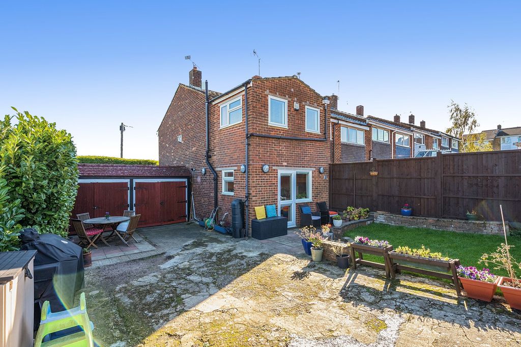 Property photo 2 of 16