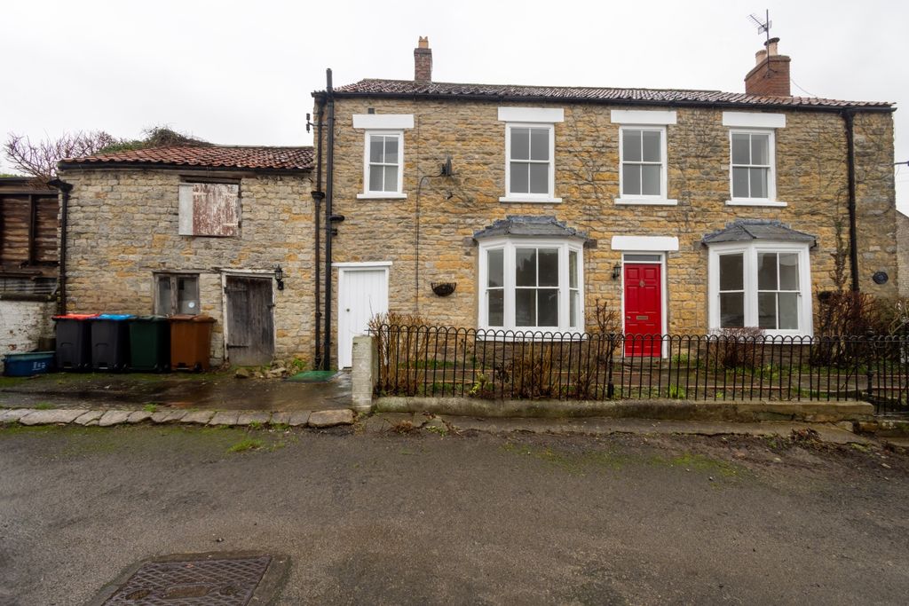 Property photo 1 of 21 Front View