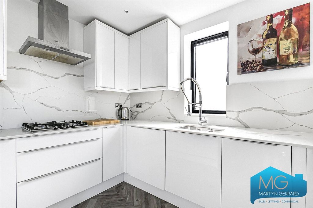 Property photo 2 of 23 Picture No. 22