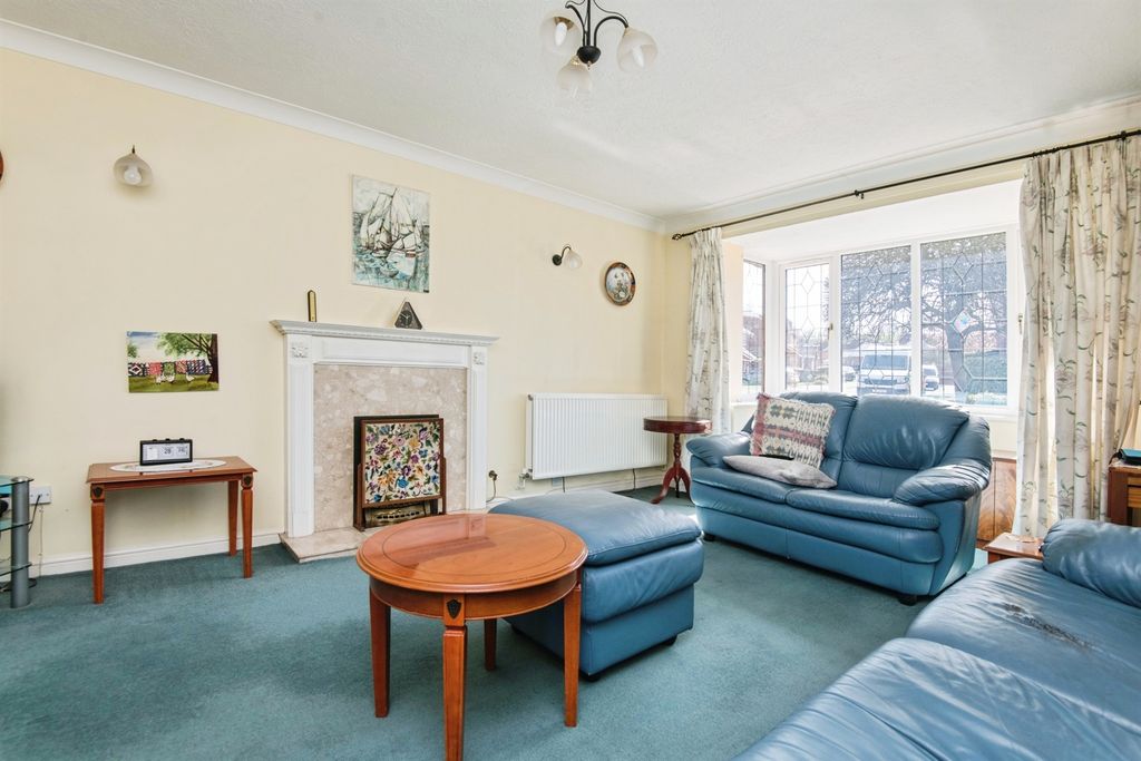 Property photo 2 of 17