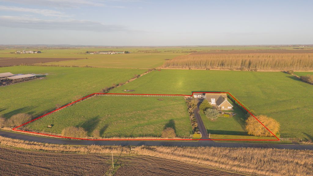 Property photo 3 of 51