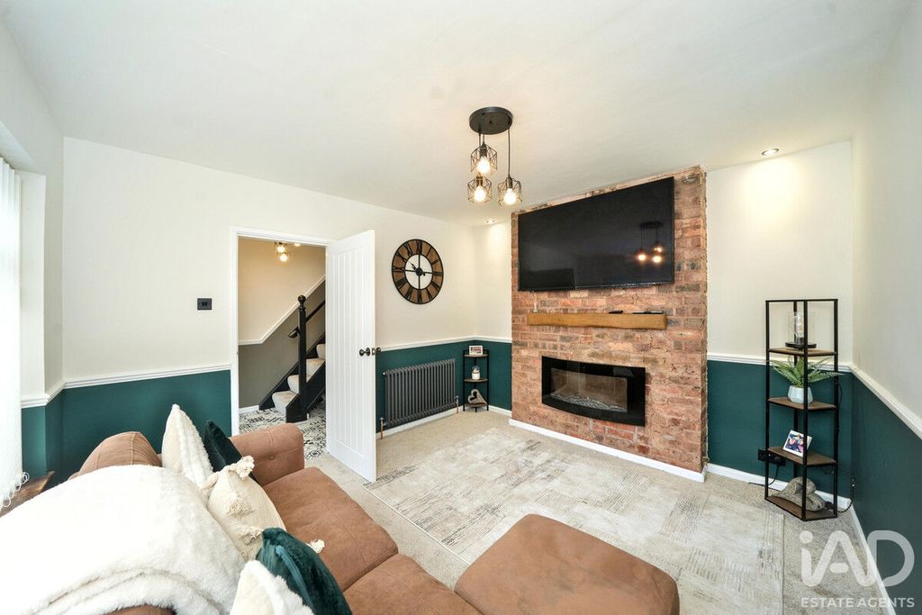 Property photo 3 of 34