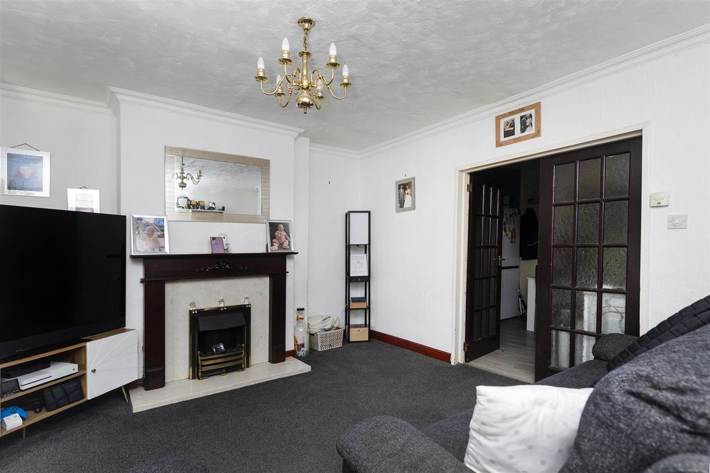 Property photo 3 of 19 Living Room