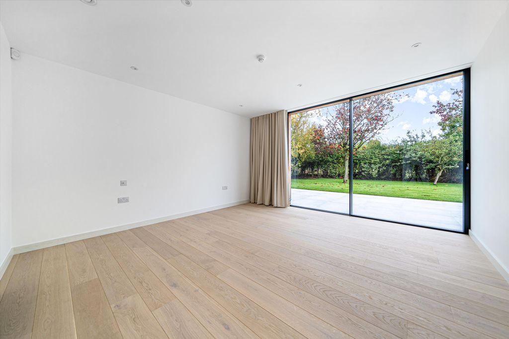 Property photo 3 of 10 Image