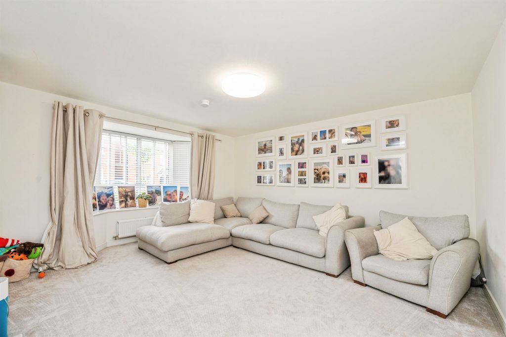 Property photo 3 of 17