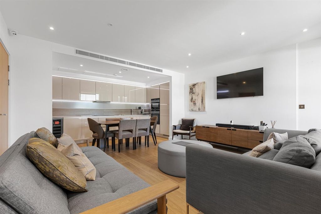 Property photo 3 of 31