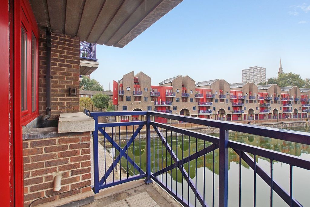 Property photo 1 of 17 Balcony