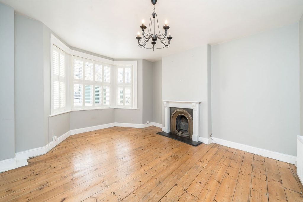 Property photo 2 of 6