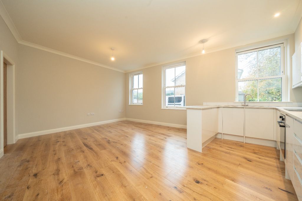 Property photo 3 of 12 4685224