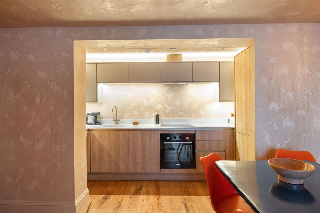 Property photo 2 of 20 Lower Ground Floor Flat-007.Jpg