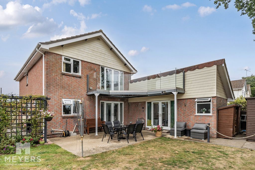 Property photo 1 of 18