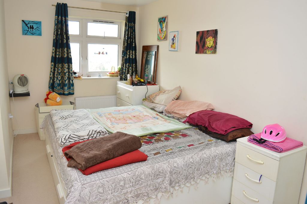 Property photo 2 of 11 Bedroom 1