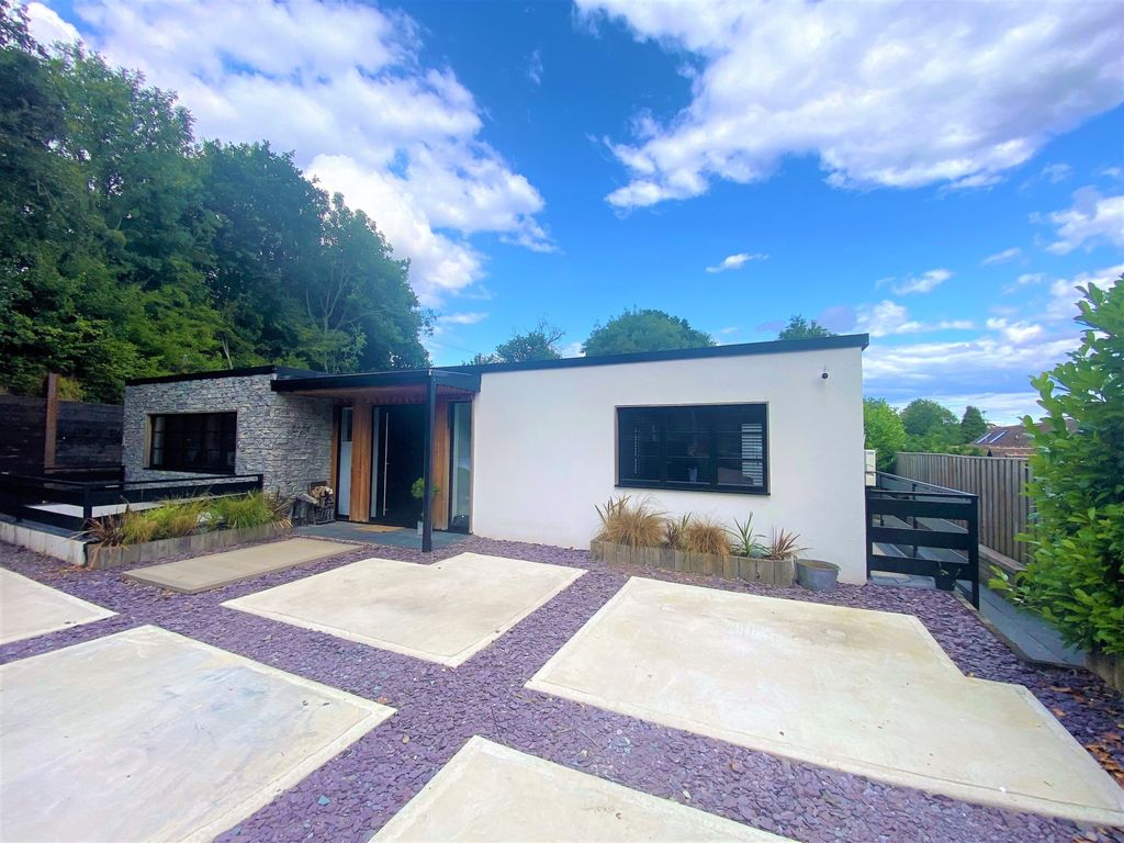 Property photo 1 of 17 60000233-Hr-1