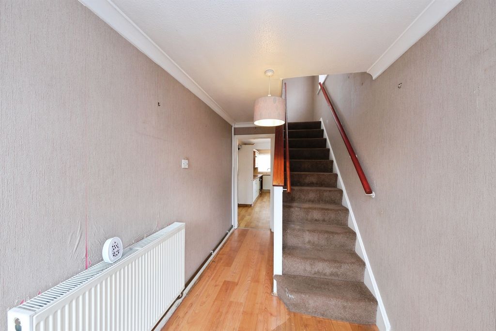 Property photo 2 of 20