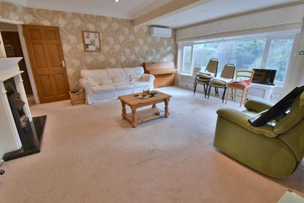 Property photo 2 of 26