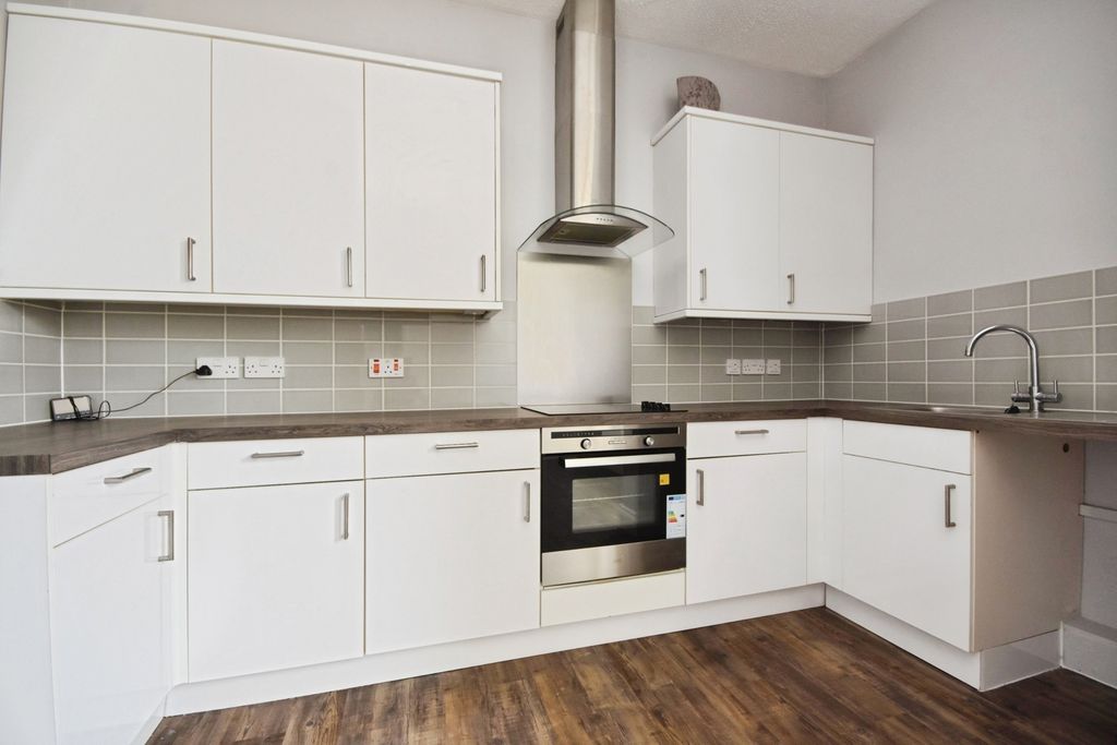 Property photo 2 of 15 Kitchen