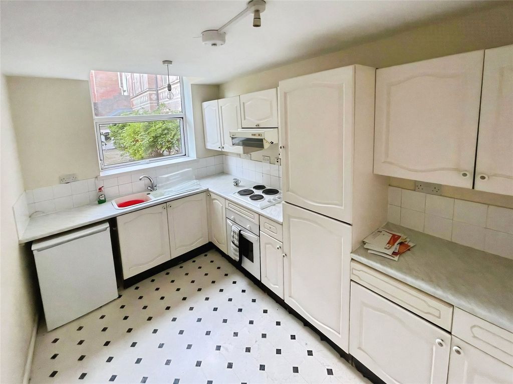 Property photo 2 of 11 Picture No. 15