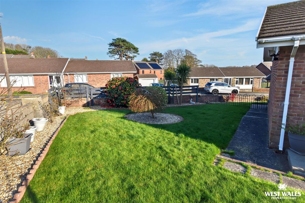 Additional image 19 of 3 bed detached bungalow for saleGateholm Avenue, Milford Haven SA73