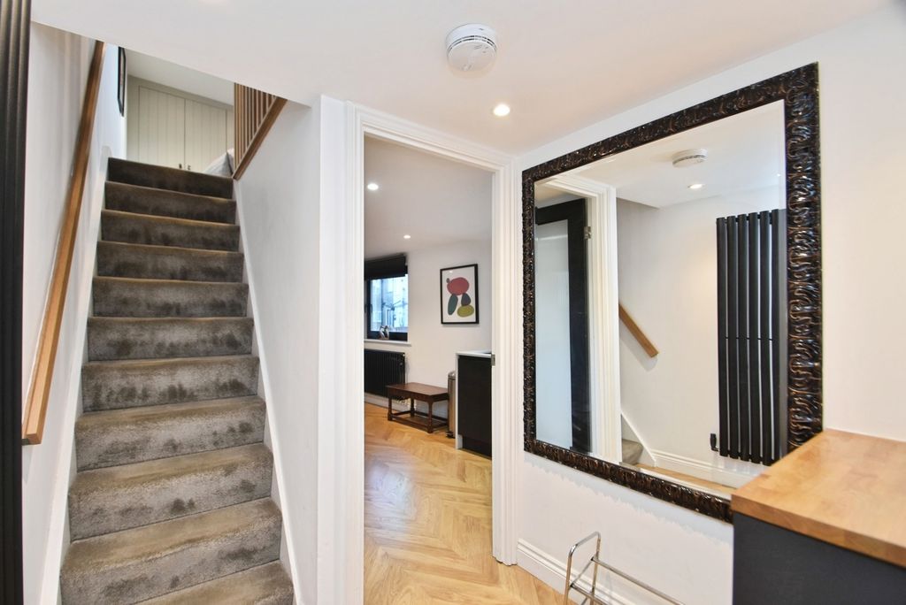 Property photo 3 of 21 Pbox-Img.Jpg