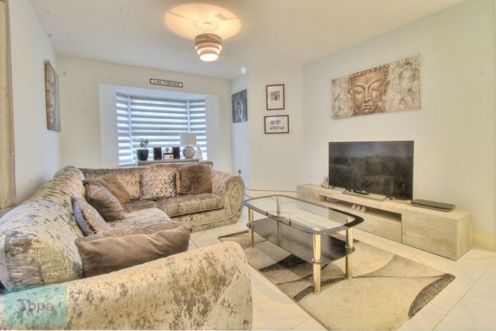 Property photo 2 of 10 9F30Fbb0-L4