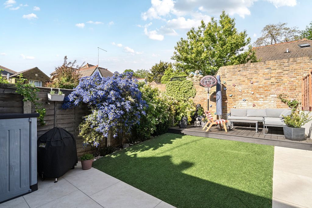Property photo 2 of 16 1453580-6-69F2217...