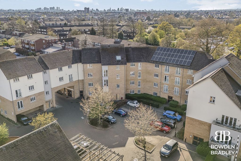 Property photo 2 of 16