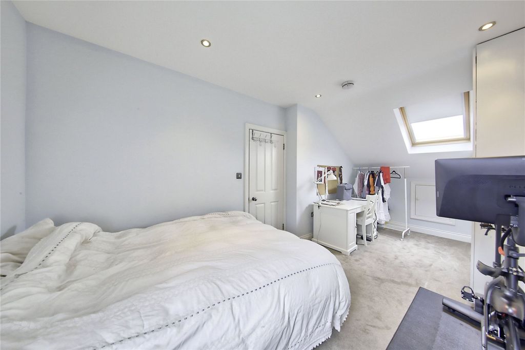 Property photo 3 of 13 Picture No. 16