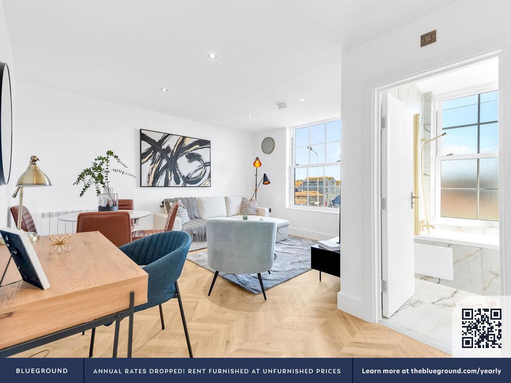 Property photo 3 of 23 Living Room