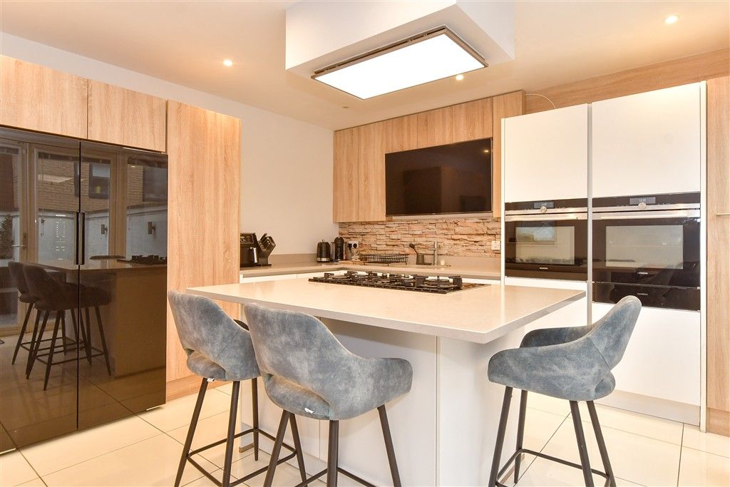 Property photo 1 of 19 Kitchen/Diner