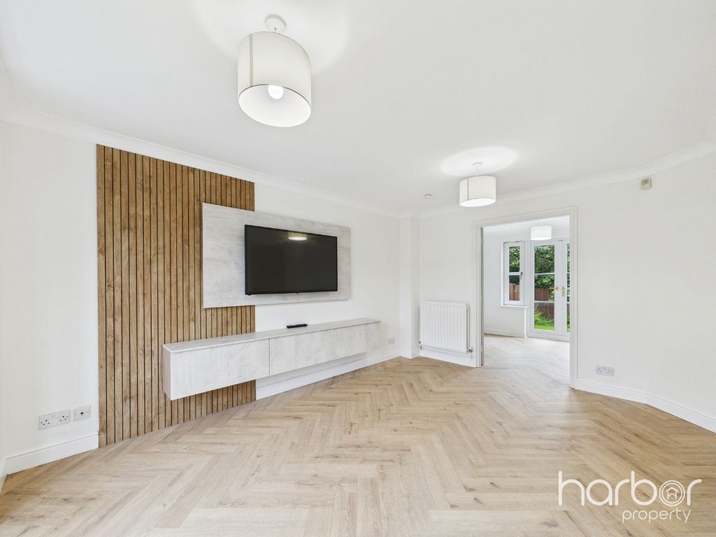 Property photo 2 of 25 5474504