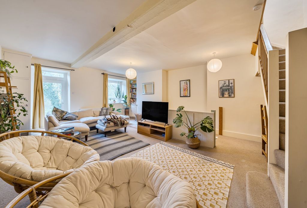 Property photo 2 of 23 1372510-14-6911Ed...